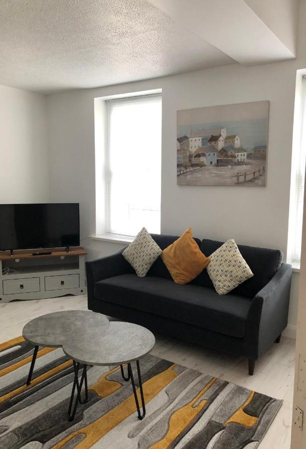 Apartment Spacious And Bright Town Centre *